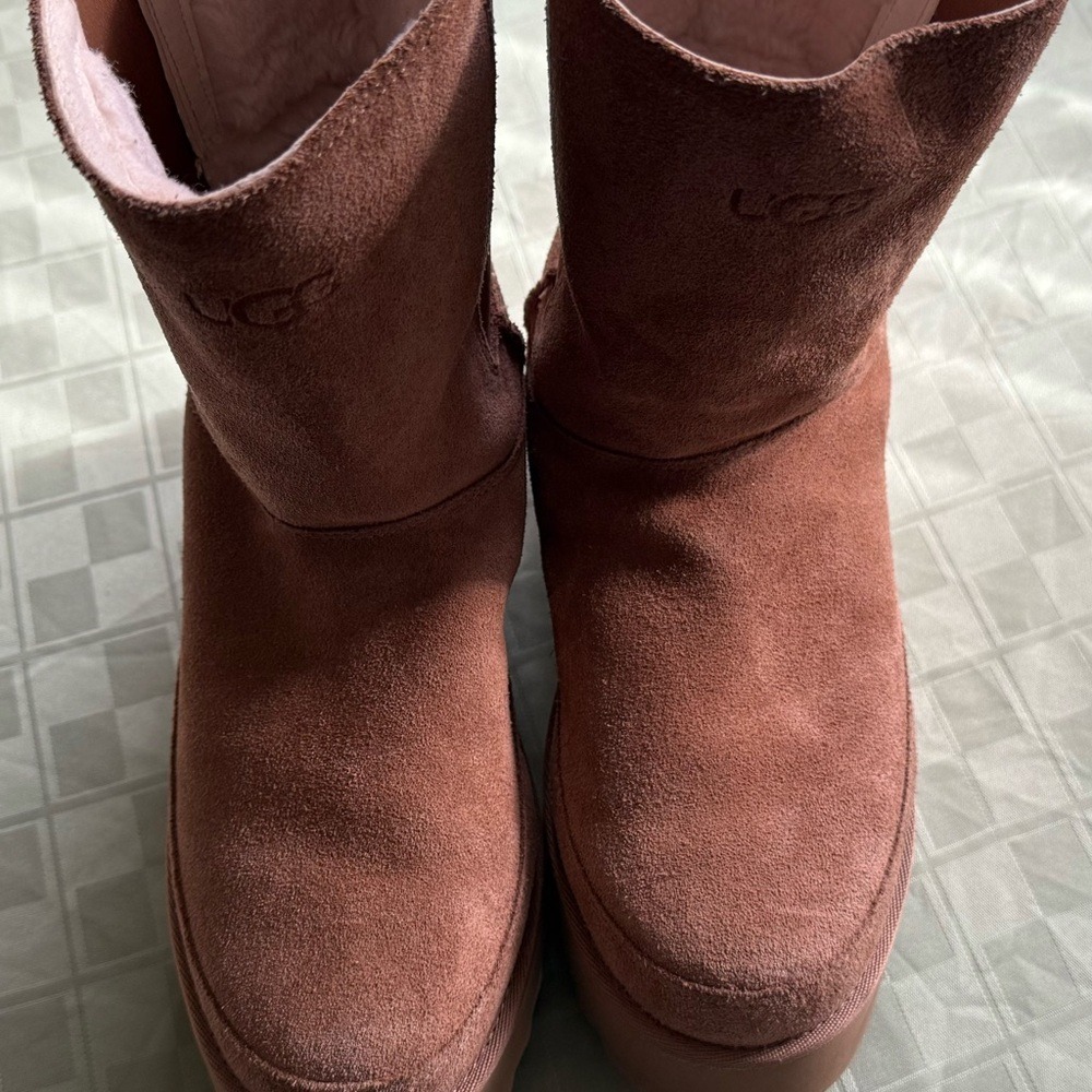 UGG Women'sβ Suede Winter Boots - Chestnut